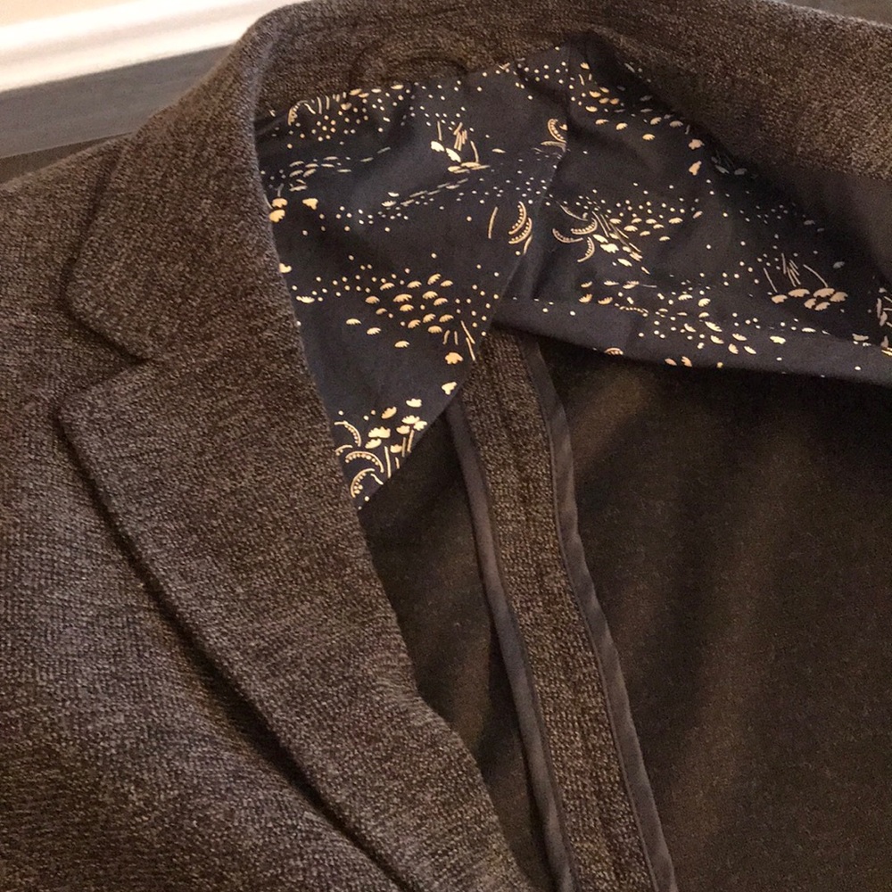 Blazer - Picture 3 of 3